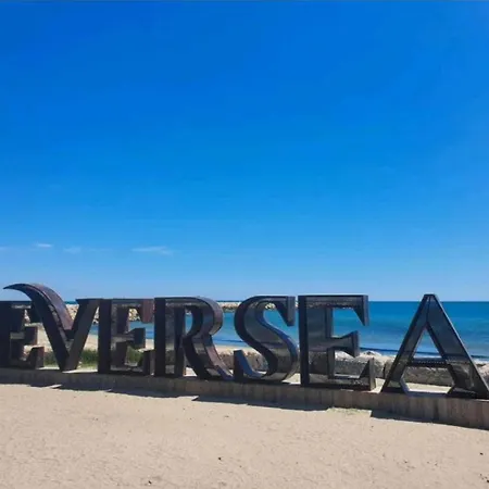 Neversea Beachfront 2 Bedroom Apartament Constanta Exterior photo