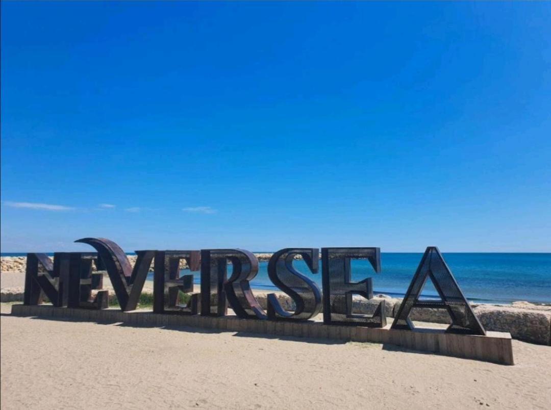 Neversea Beachfront 2 Bedroom